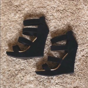 Black wedge shoes